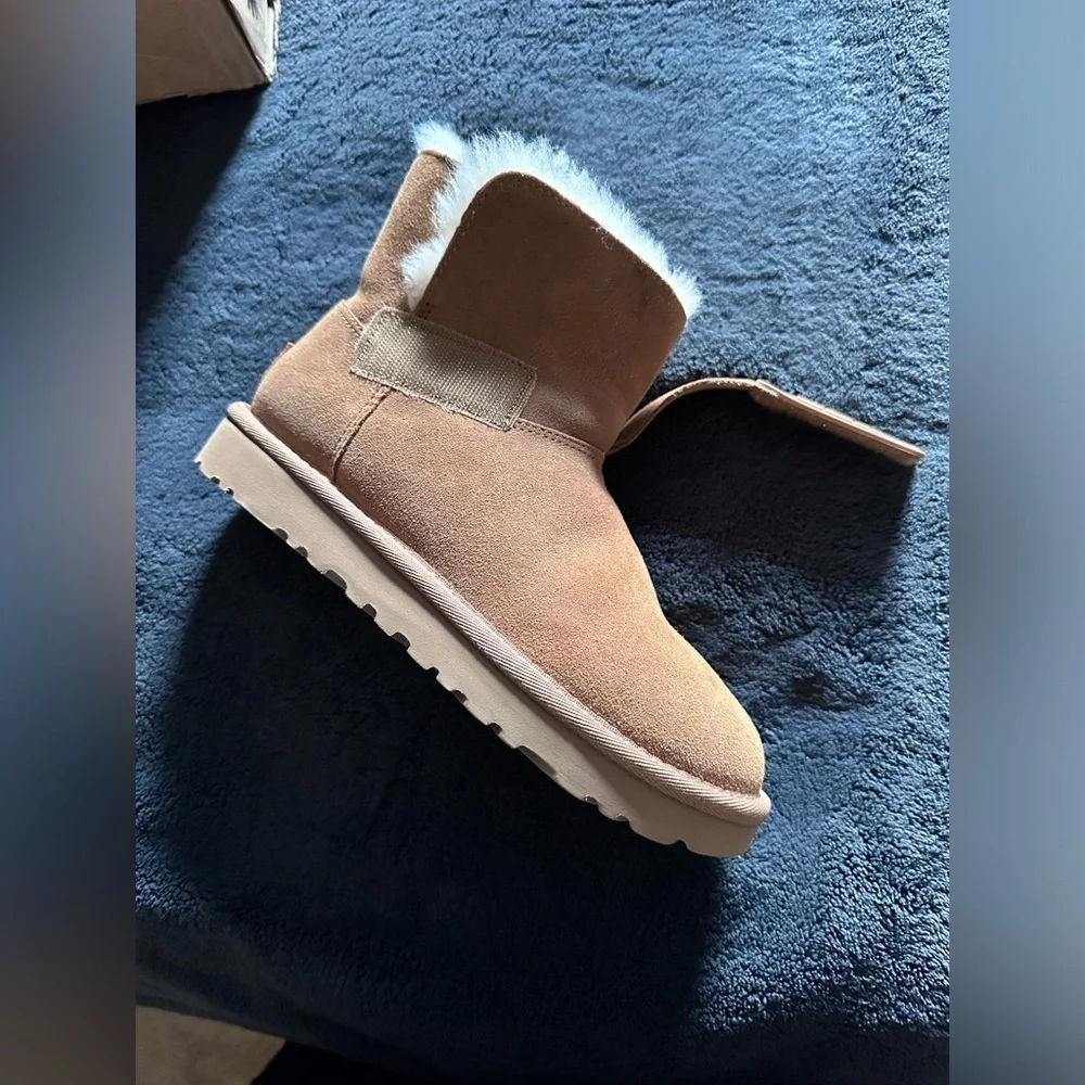 NIB UGG Bailey Mini Logo Strap Bootie - Size Womens 5 - Color Brown - Picture 7 of 13